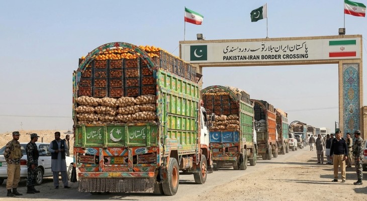 ইরানকে ট্রানজিট সুবিধা দিতে আইন সংশোধন করছে পাকিস্তান